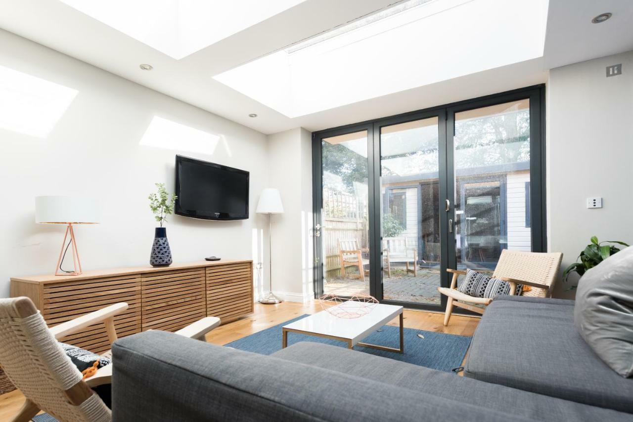 The Navy Court - Scandinavian Inspired 4Bdr Home Oxford Bagian luar foto