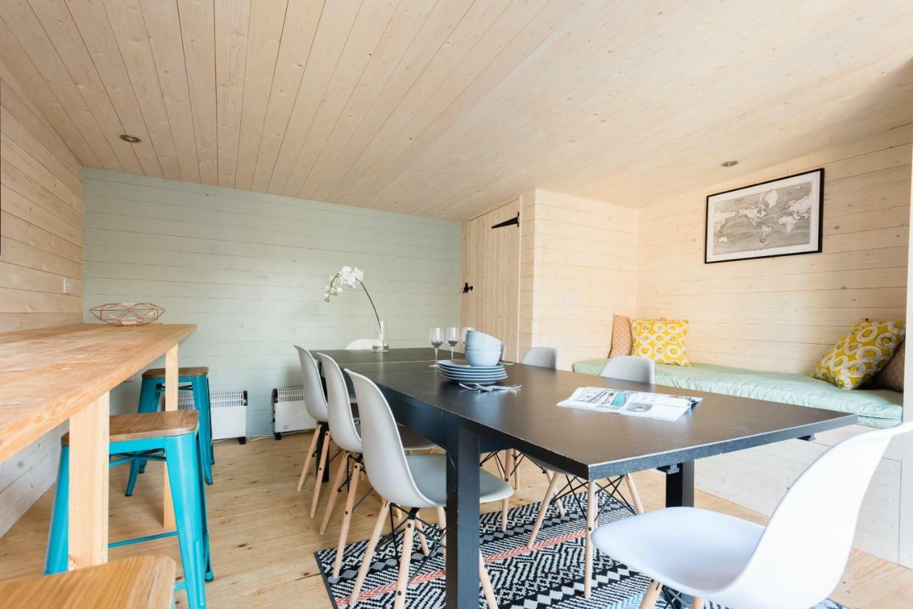 The Navy Court - Scandinavian Inspired 4Bdr Home Oxford Bagian luar foto