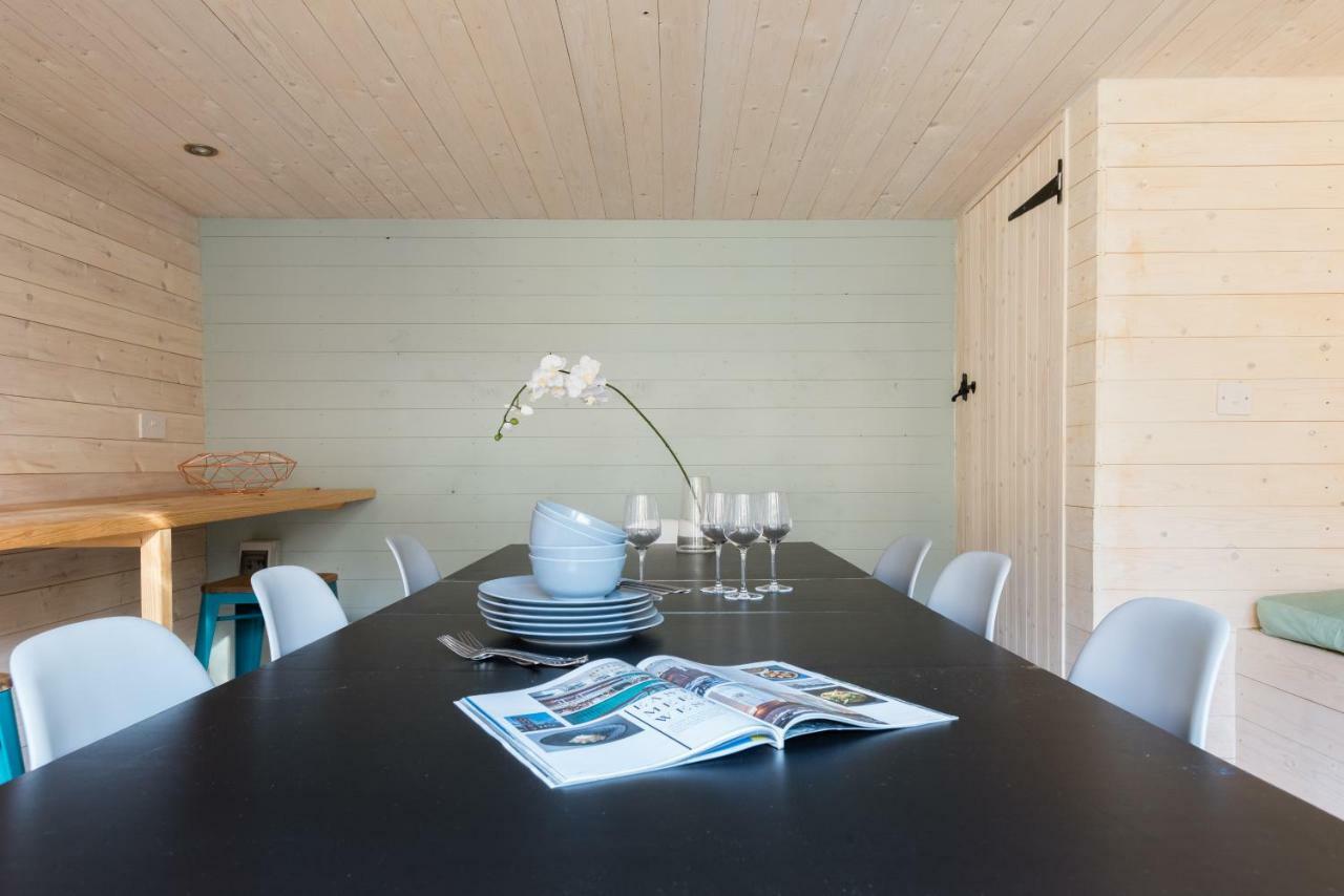 The Navy Court - Scandinavian Inspired 4Bdr Home Oxford Bagian luar foto