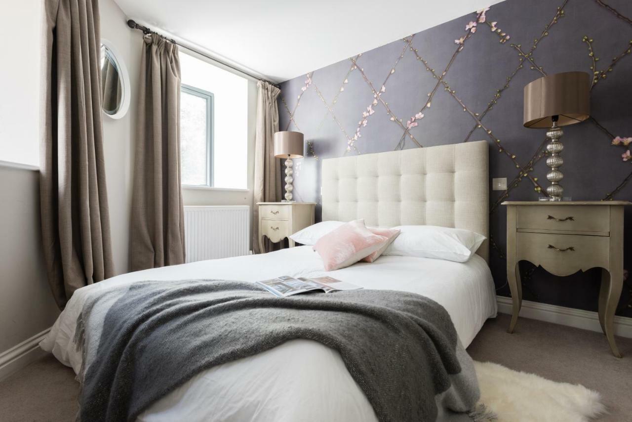 The Navy Court - Scandinavian Inspired 4Bdr Home Oxford Bagian luar foto