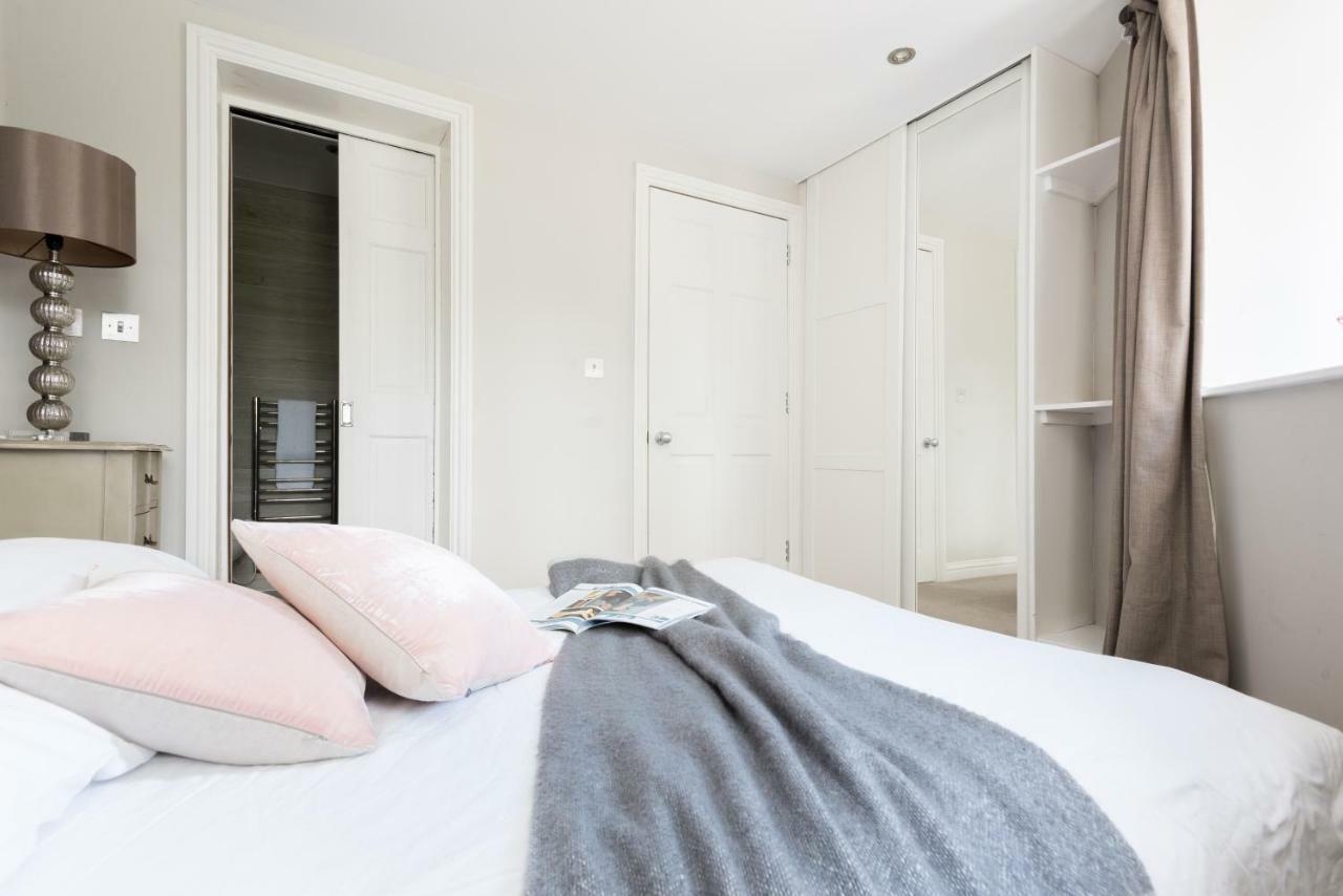 The Navy Court - Scandinavian Inspired 4Bdr Home Oxford Bagian luar foto