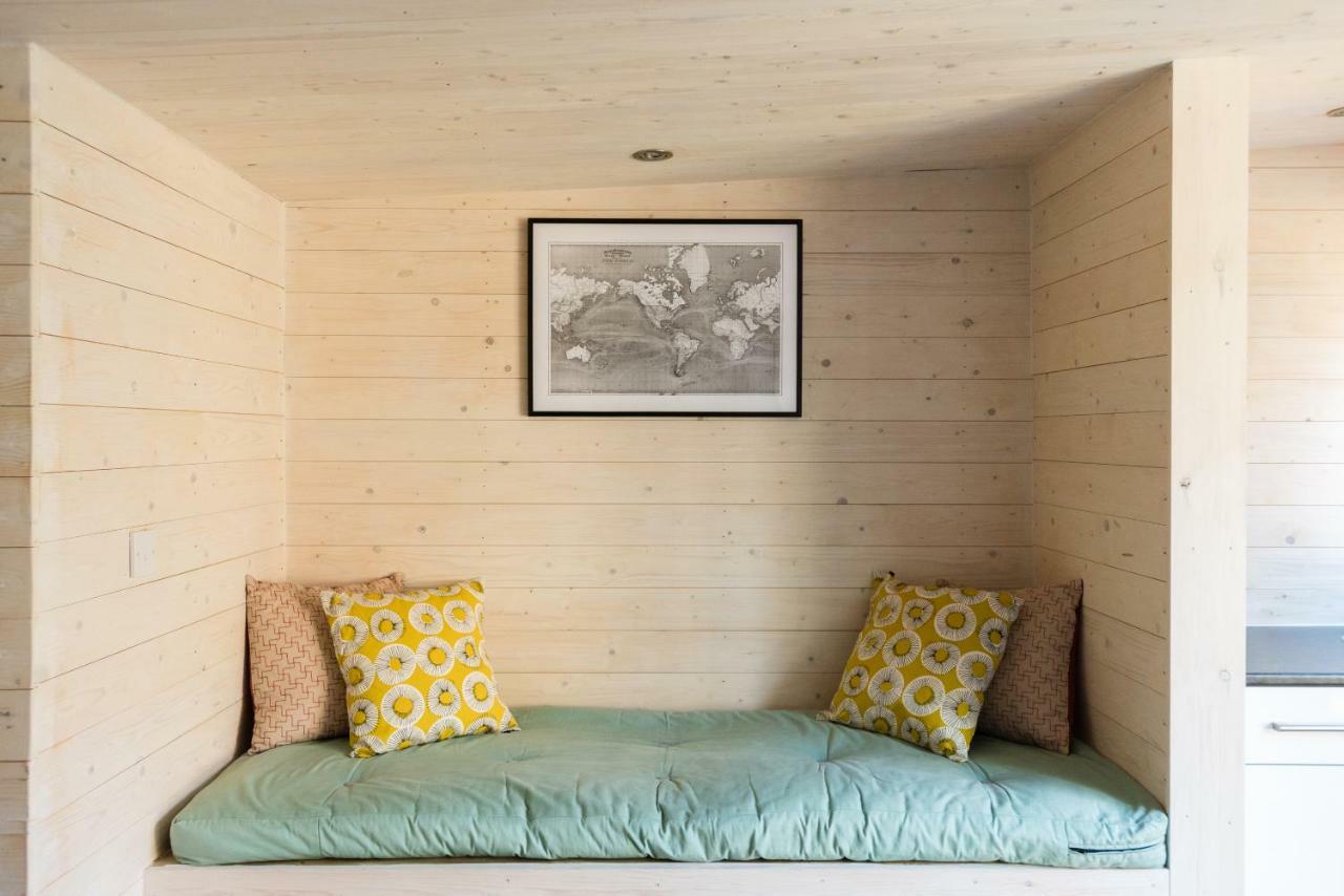 The Navy Court - Scandinavian Inspired 4Bdr Home Oxford Bagian luar foto