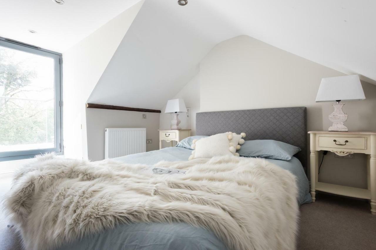 The Navy Court - Scandinavian Inspired 4Bdr Home Oxford Bagian luar foto
